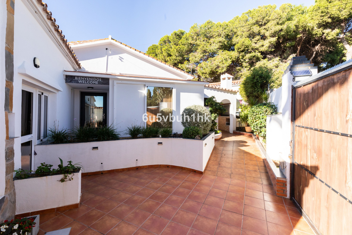 5 Bed Townhouse for sale in Torremolinos Costa Del Sol, Málaga, Spain