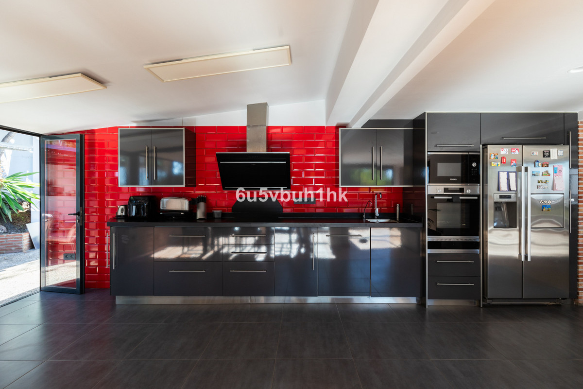 5 Bed Townhouse for sale in Torremolinos Costa Del Sol, Málaga, Spain