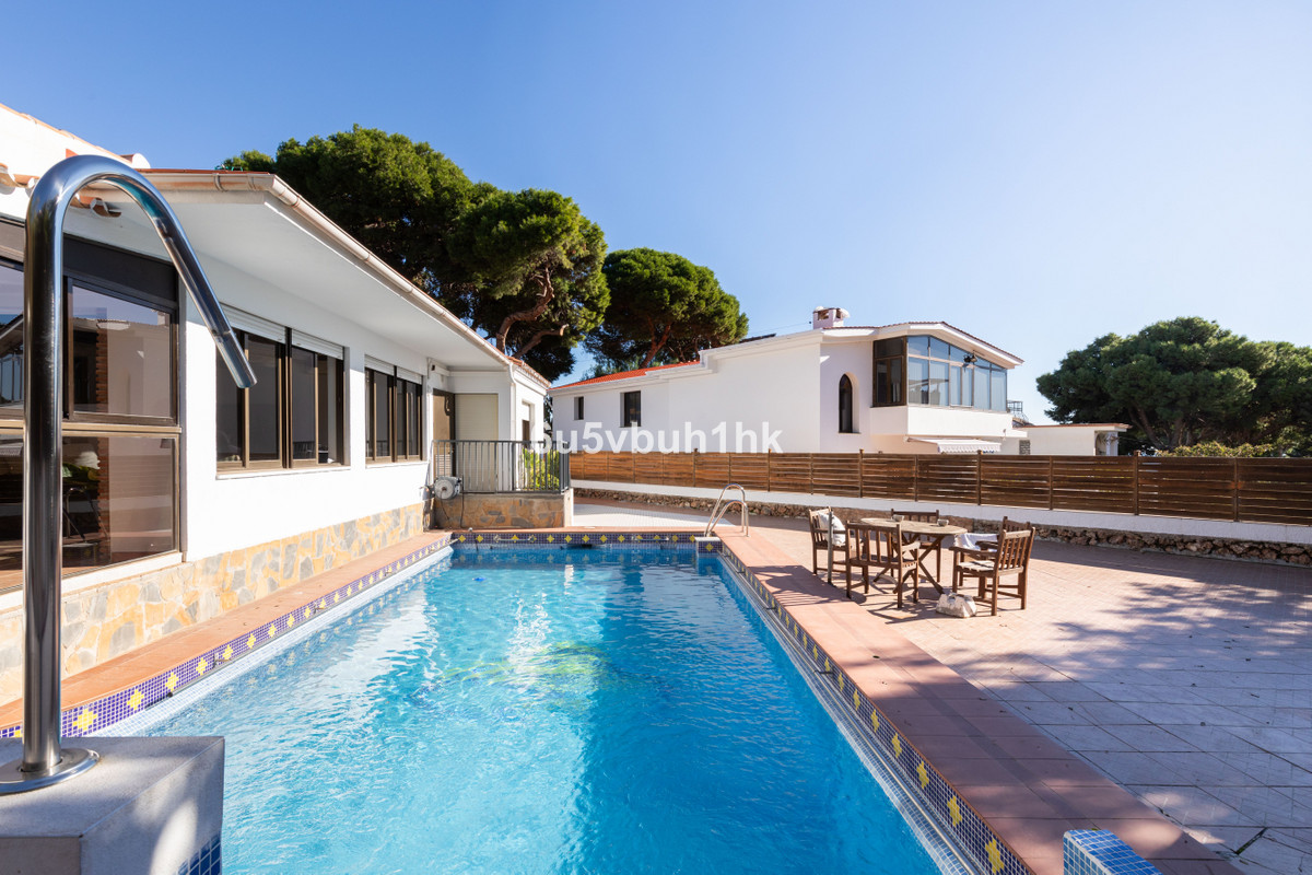 5 Bed Townhouse for sale in Torremolinos Costa Del Sol, Málaga, Spain