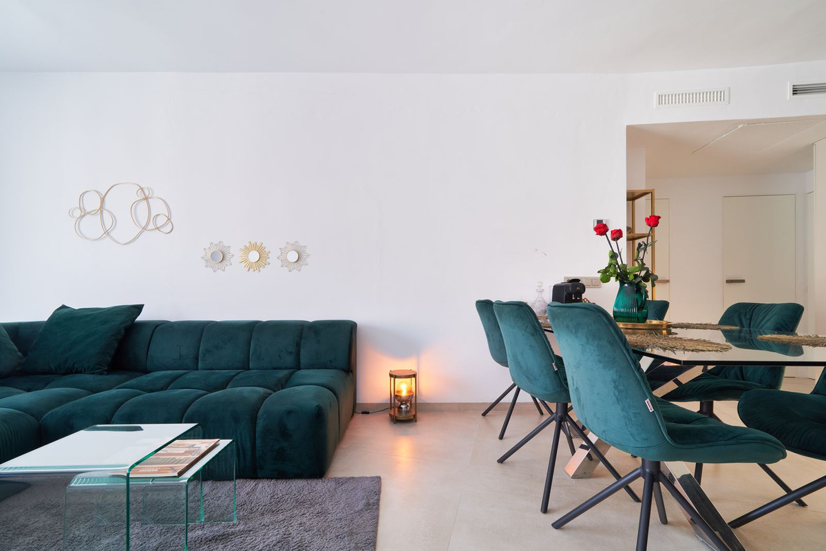 3 Bed Apartment for sale in Marbella Costa Del Sol, Málaga, Spain