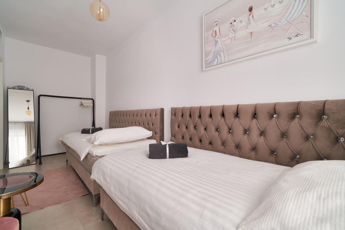 3 Bed Apartment for sale in Marbella Costa Del Sol, Málaga, Spain