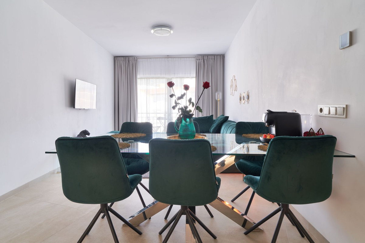 3 Bed Apartment for sale in Marbella Costa Del Sol, Málaga, Spain