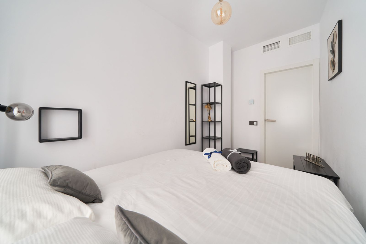 3 Bed Apartment for sale in Marbella Costa Del Sol, Málaga, Spain