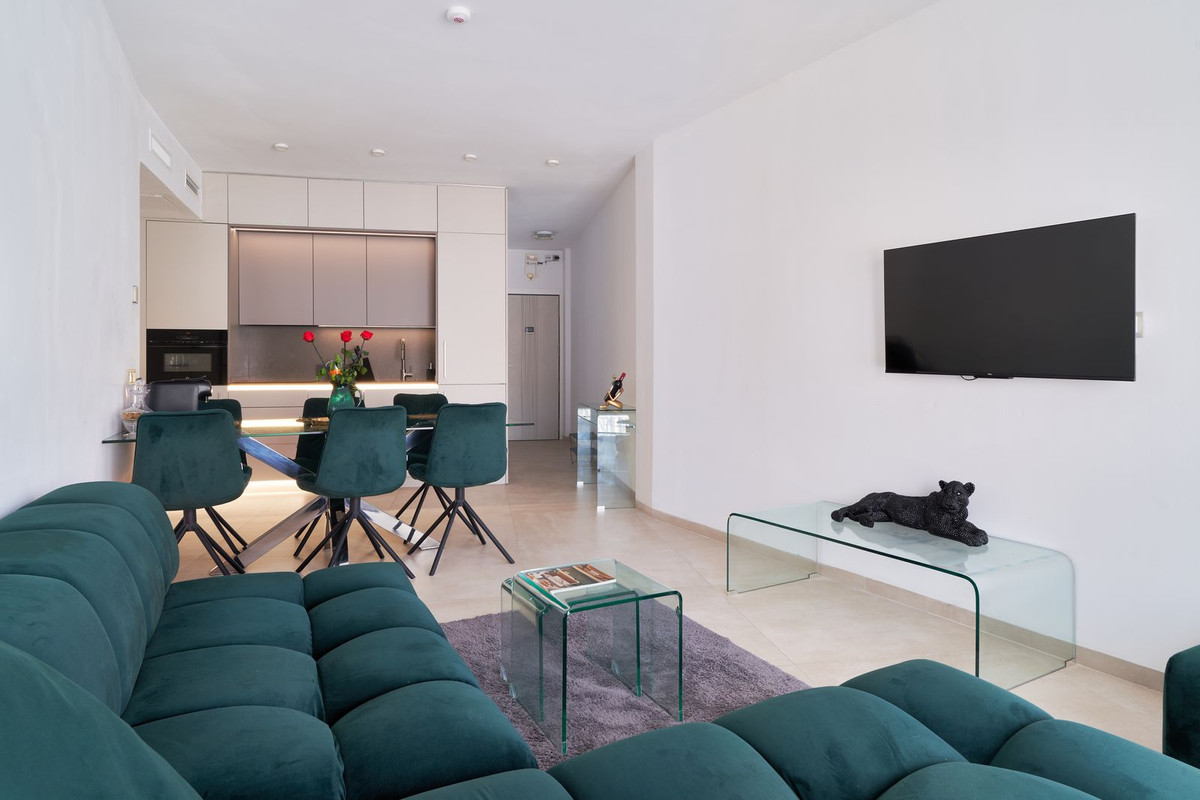 3 Bed Apartment for sale in Marbella Costa Del Sol, Málaga, Spain