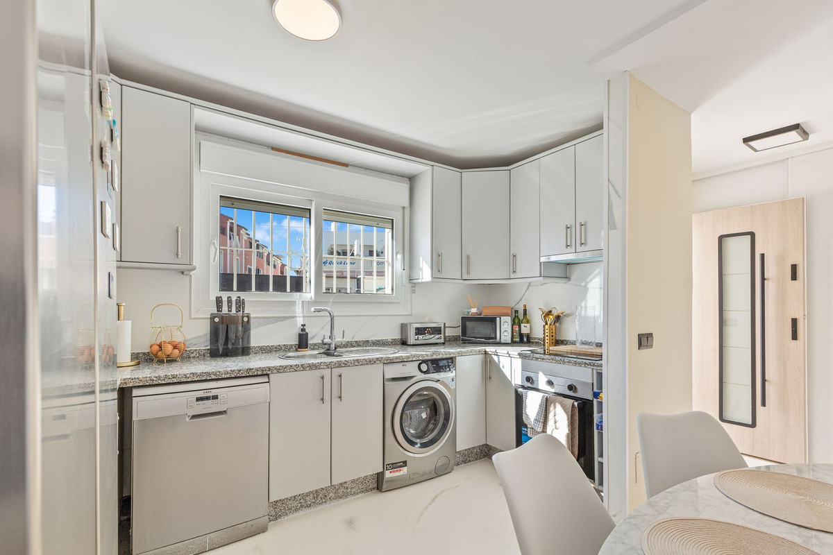 Se vende Adosada de 5 dormitorios en Costa Del Sol, Málaga, España