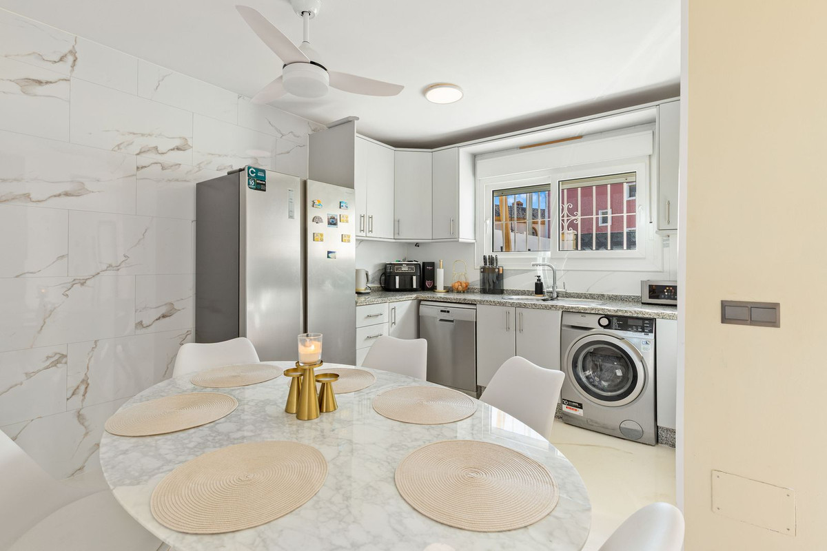Se vende Adosada de 5 dormitorios en Costa Del Sol, Málaga, España