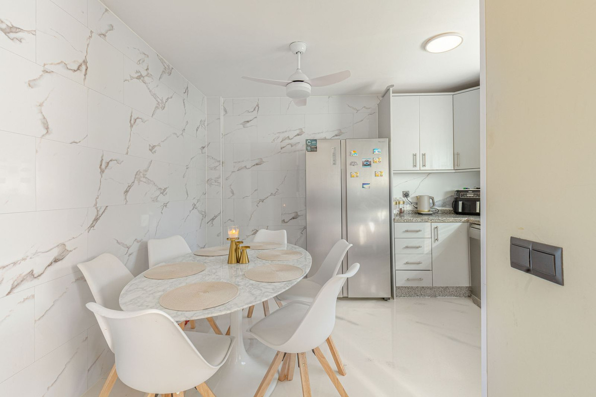 Se vende Adosada de 5 dormitorios en Costa Del Sol, Málaga, España
