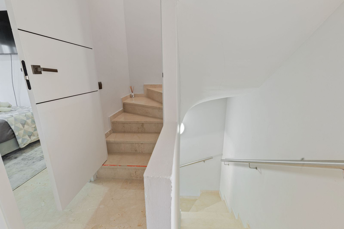 Se vende Adosada de 5 dormitorios en Costa Del Sol, Málaga, España