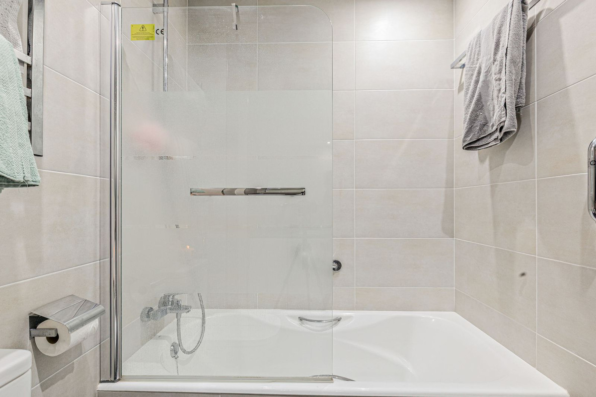 Se vende Adosada de 5 dormitorios en Costa Del Sol, Málaga, España