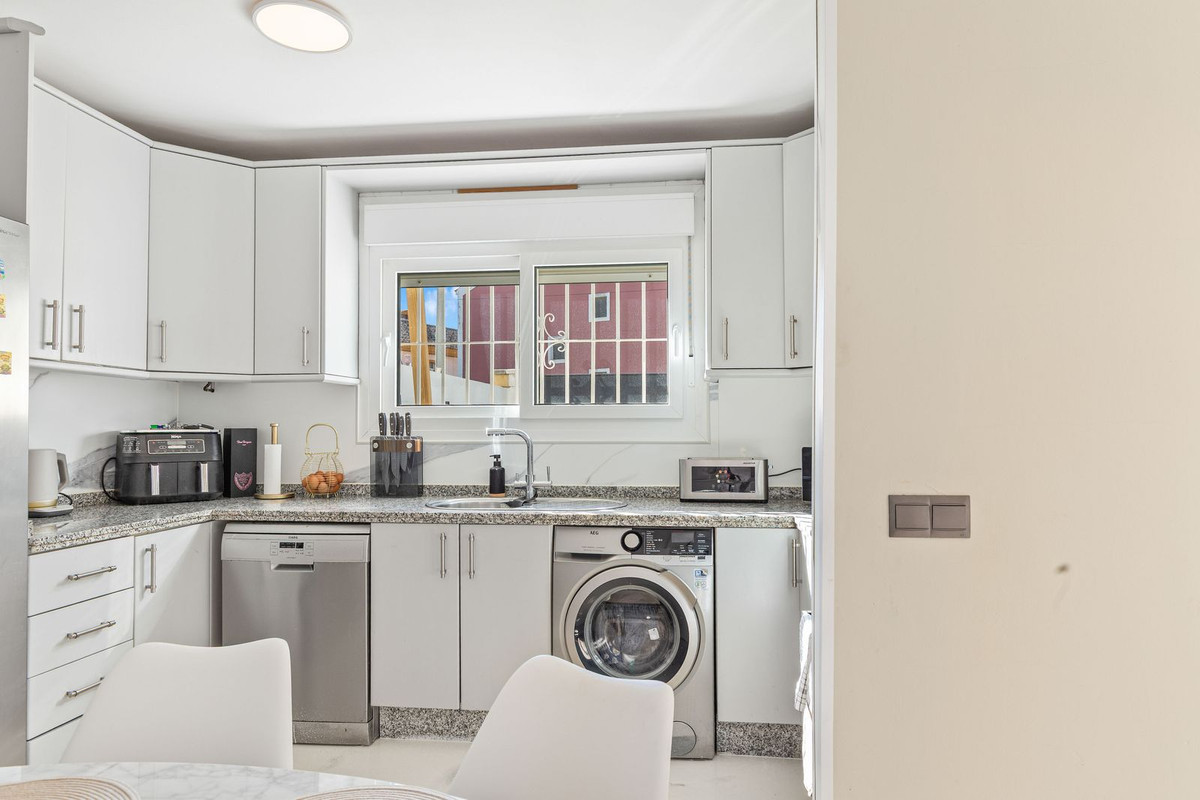 Se vende Adosada de 5 dormitorios en Costa Del Sol, Málaga, España