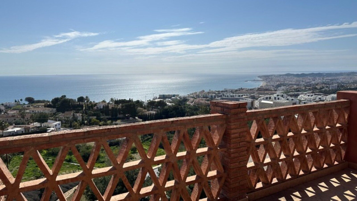 3 Bed Apartment for sale in Fuengirola Costa Del Sol, Málaga, Spain
