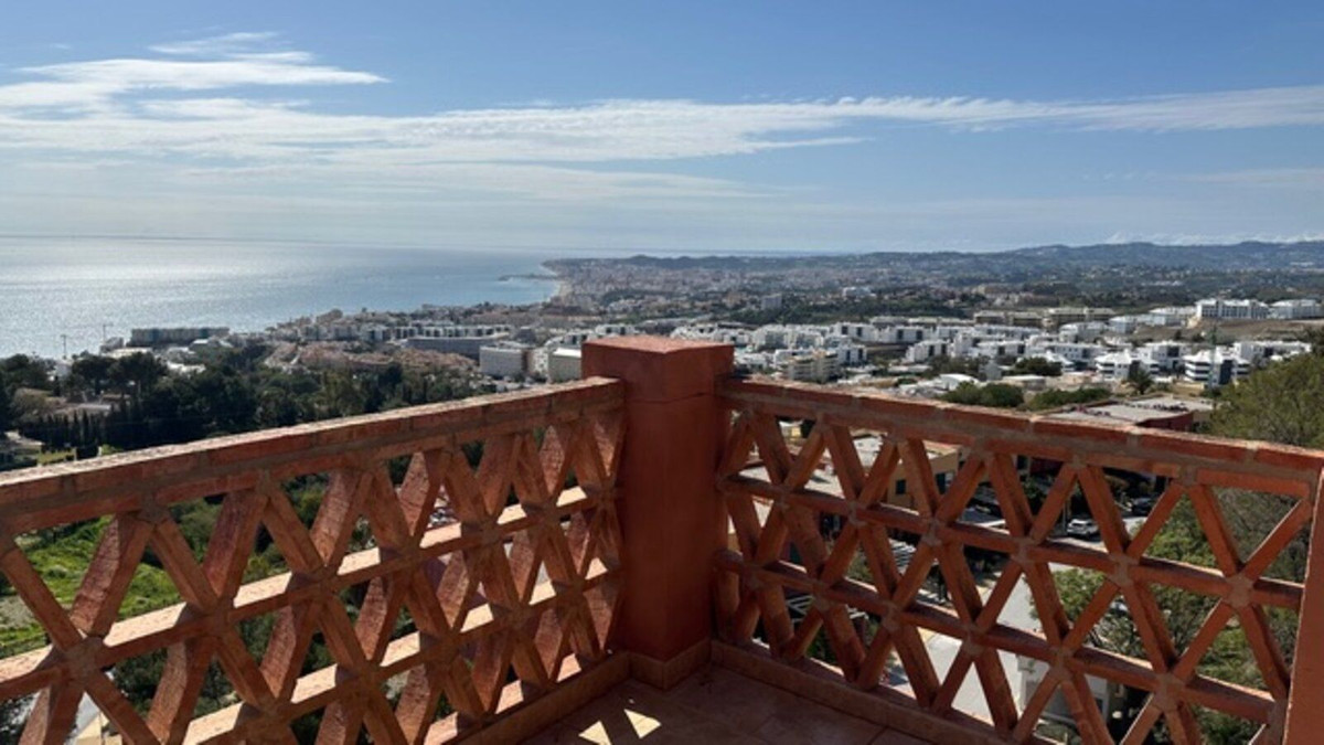 3 Bed Apartment for sale in Fuengirola Costa Del Sol, Málaga, Spain