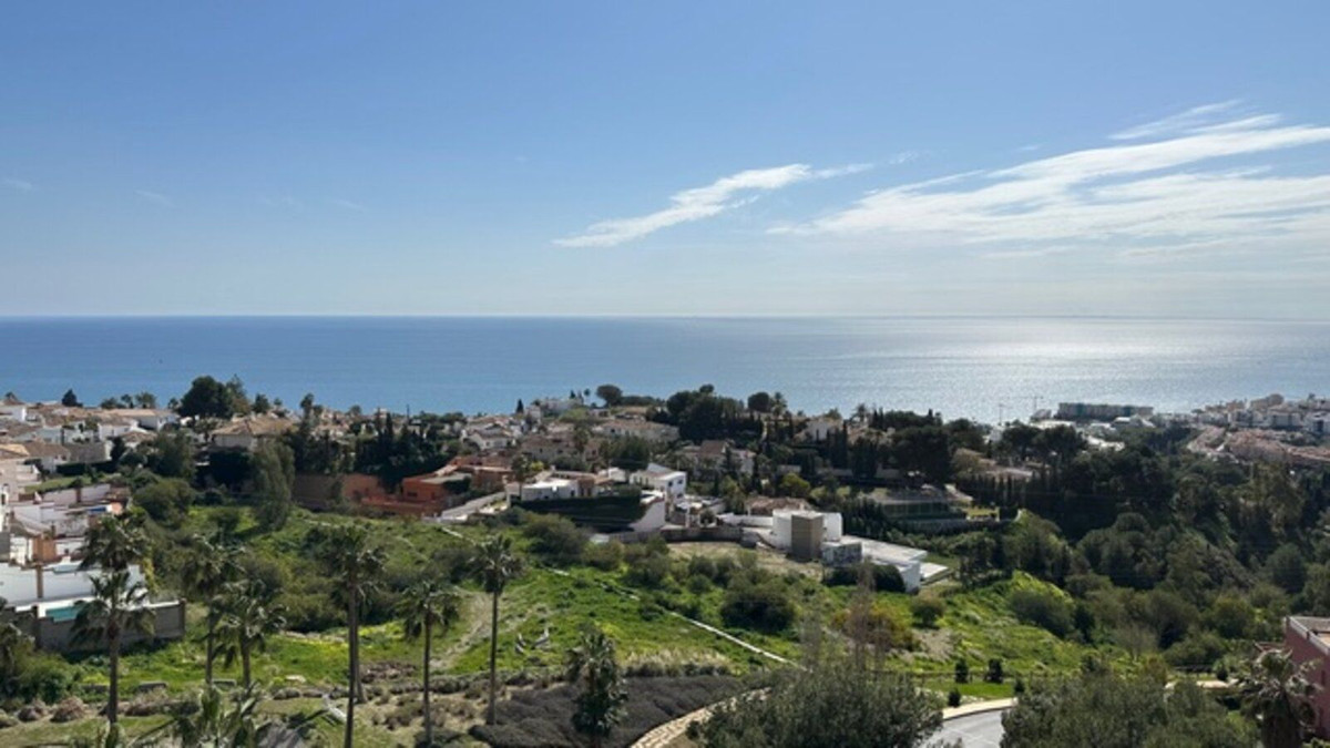 3 Bed Apartment for sale in Fuengirola Costa Del Sol, Málaga, Spain