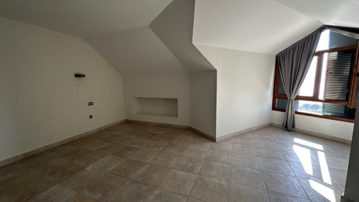 3 Bed Apartment for sale in Fuengirola Costa Del Sol, Málaga, Spain