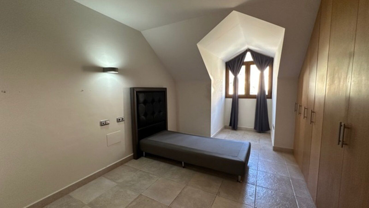3 Bed Apartment for sale in Fuengirola Costa Del Sol, Málaga, Spain