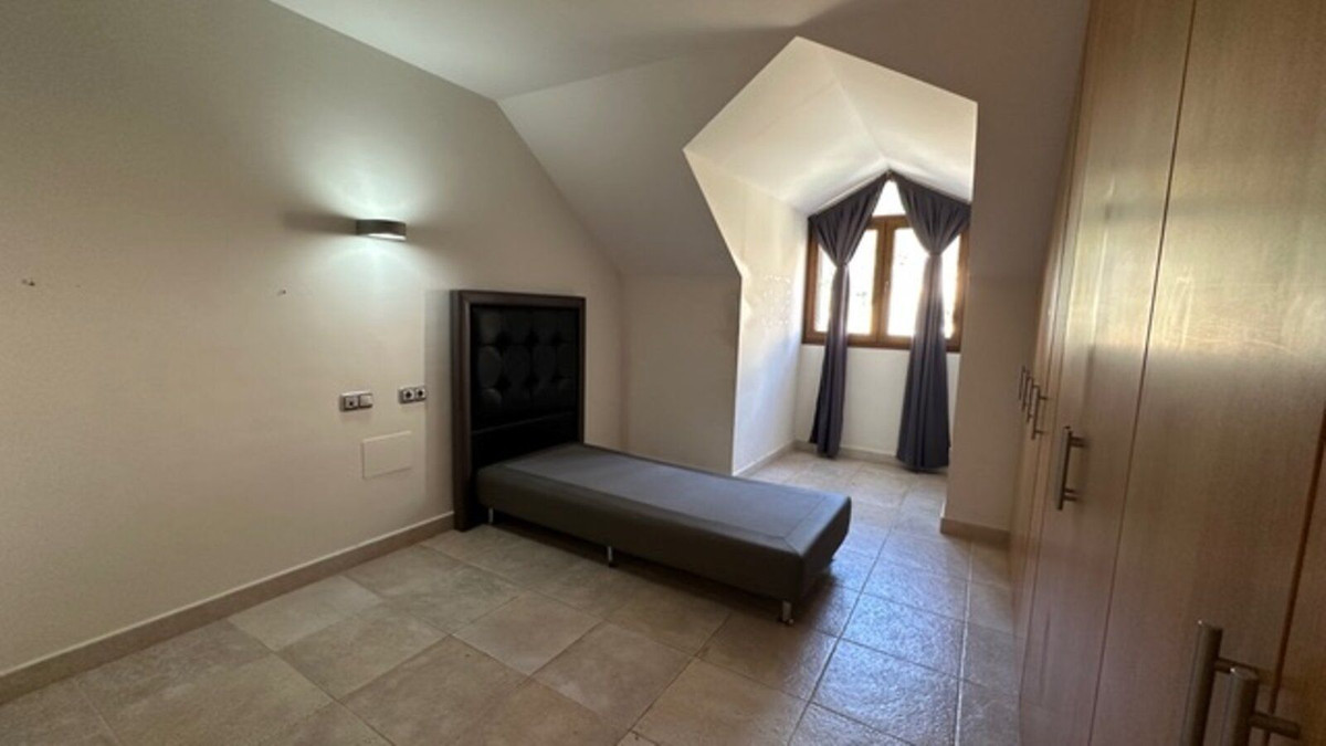 3 Bed Apartment for sale in Fuengirola Costa Del Sol, Málaga, Spain
