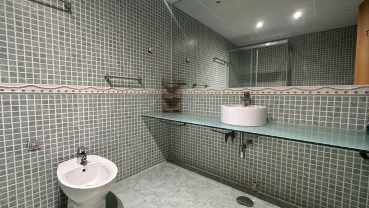 3 Bed Apartment for sale in Fuengirola Costa Del Sol, Málaga, Spain