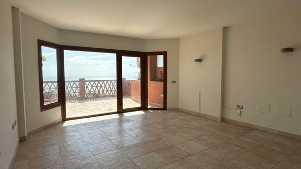 3 Bed Apartment for sale in Fuengirola Costa Del Sol, Málaga, Spain