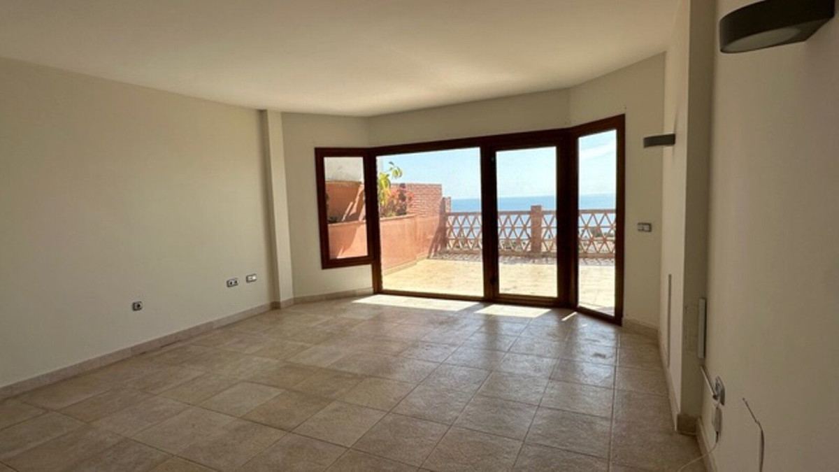 3 Bed Apartment for sale in Fuengirola Costa Del Sol, Málaga, Spain