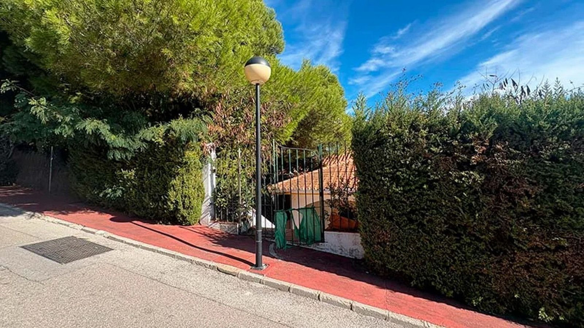 6 Bed Townhouse for sale in Manilva Costa Del Sol, Málaga, Spain