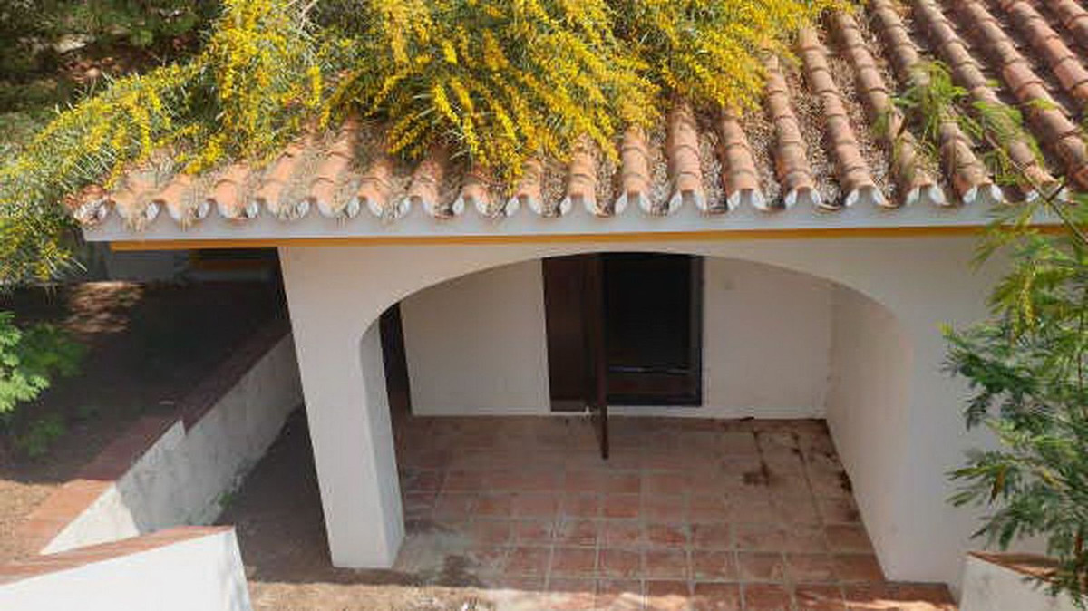 6 Bed Townhouse for sale in Manilva Costa Del Sol, Málaga, Spain