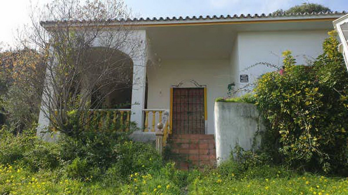 6 Bed Townhouse for sale in Manilva Costa Del Sol, Málaga, Spain