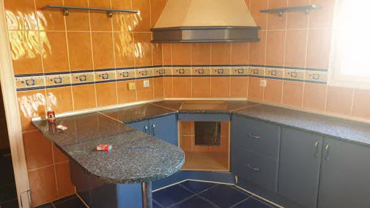 6 Bed Townhouse for sale in Manilva Costa Del Sol, Málaga, Spain