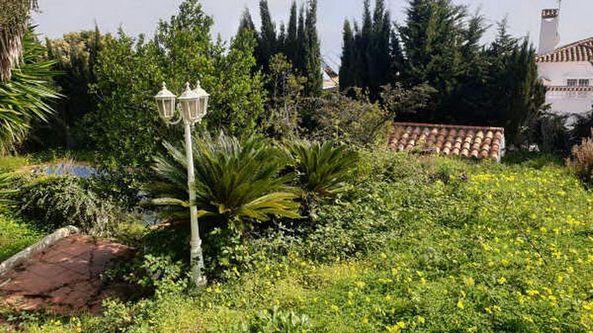 6 Bed Townhouse for sale in Manilva Costa Del Sol, Málaga, Spain