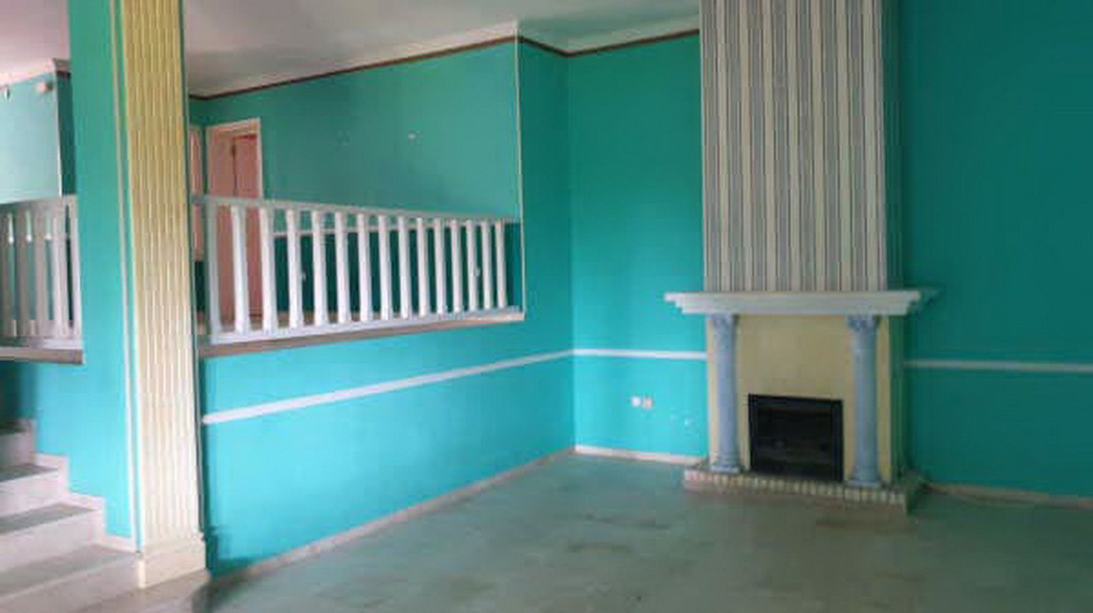 6 Bed Townhouse for sale in Manilva Costa Del Sol, Málaga, Spain