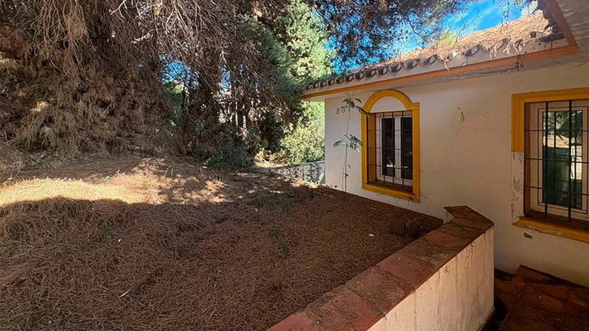 6 Bed Townhouse for sale in Manilva Costa Del Sol, Málaga, Spain