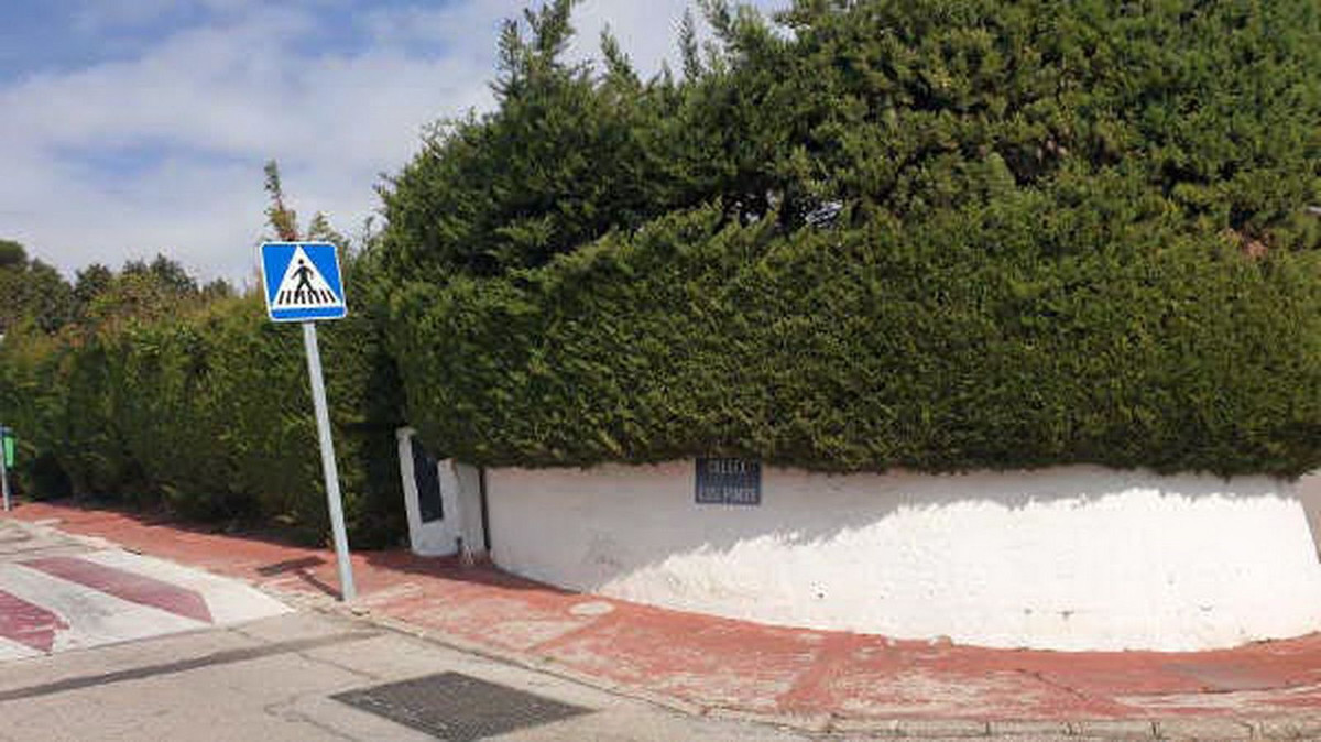 6 Bed Townhouse for sale in Manilva Costa Del Sol, Málaga, Spain