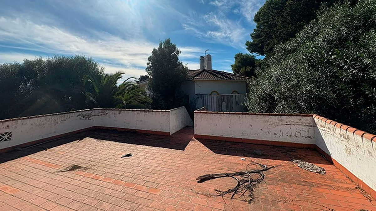 6 Bed Townhouse for sale in Manilva Costa Del Sol, Málaga, Spain
