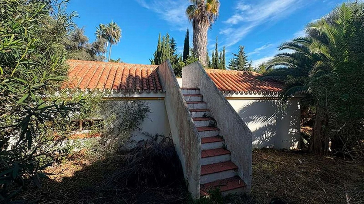 6 Bed Townhouse for sale in Manilva Costa Del Sol, Málaga, Spain