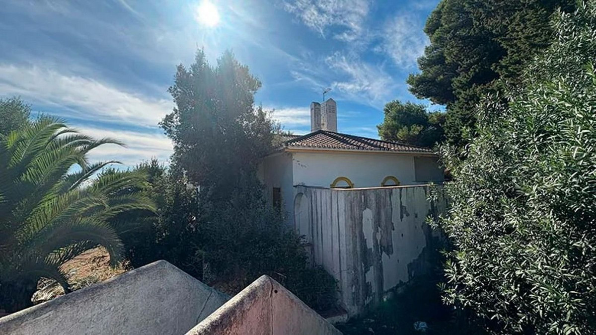 6 Bed Townhouse for sale in Manilva Costa Del Sol, Málaga, Spain