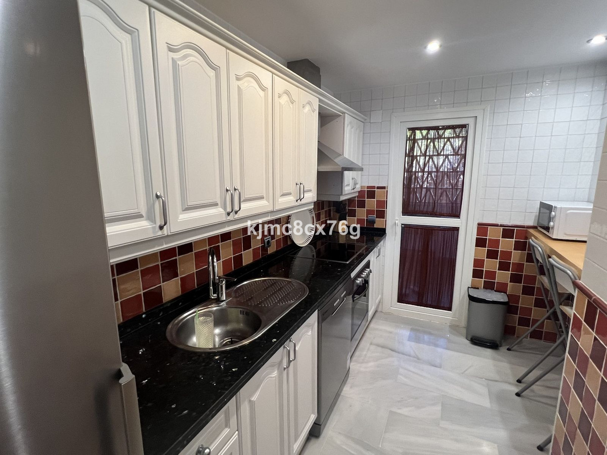 2 Bed Apartment for sale in Calahonda Costa Del Sol, Málaga, Spain