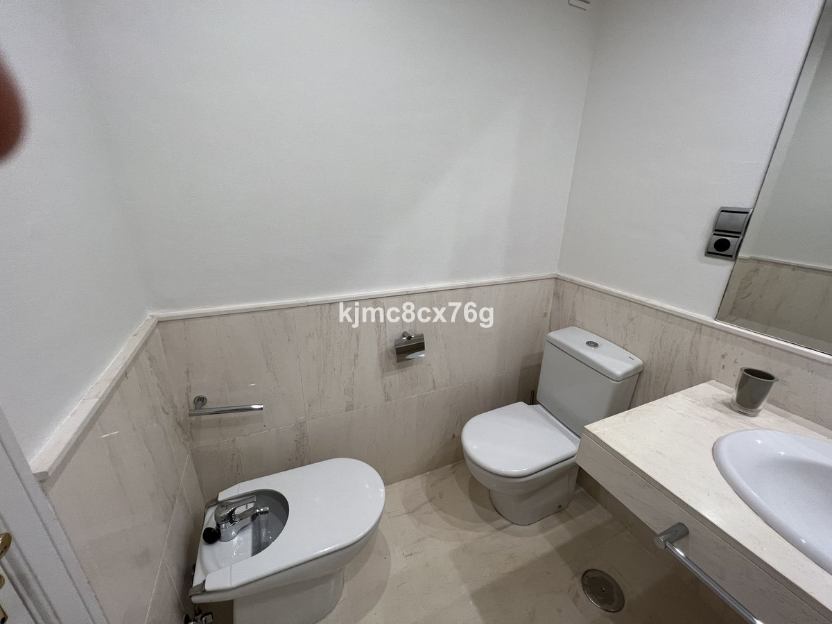 2 Bed Apartment for sale in Calahonda Costa Del Sol, Málaga, Spain