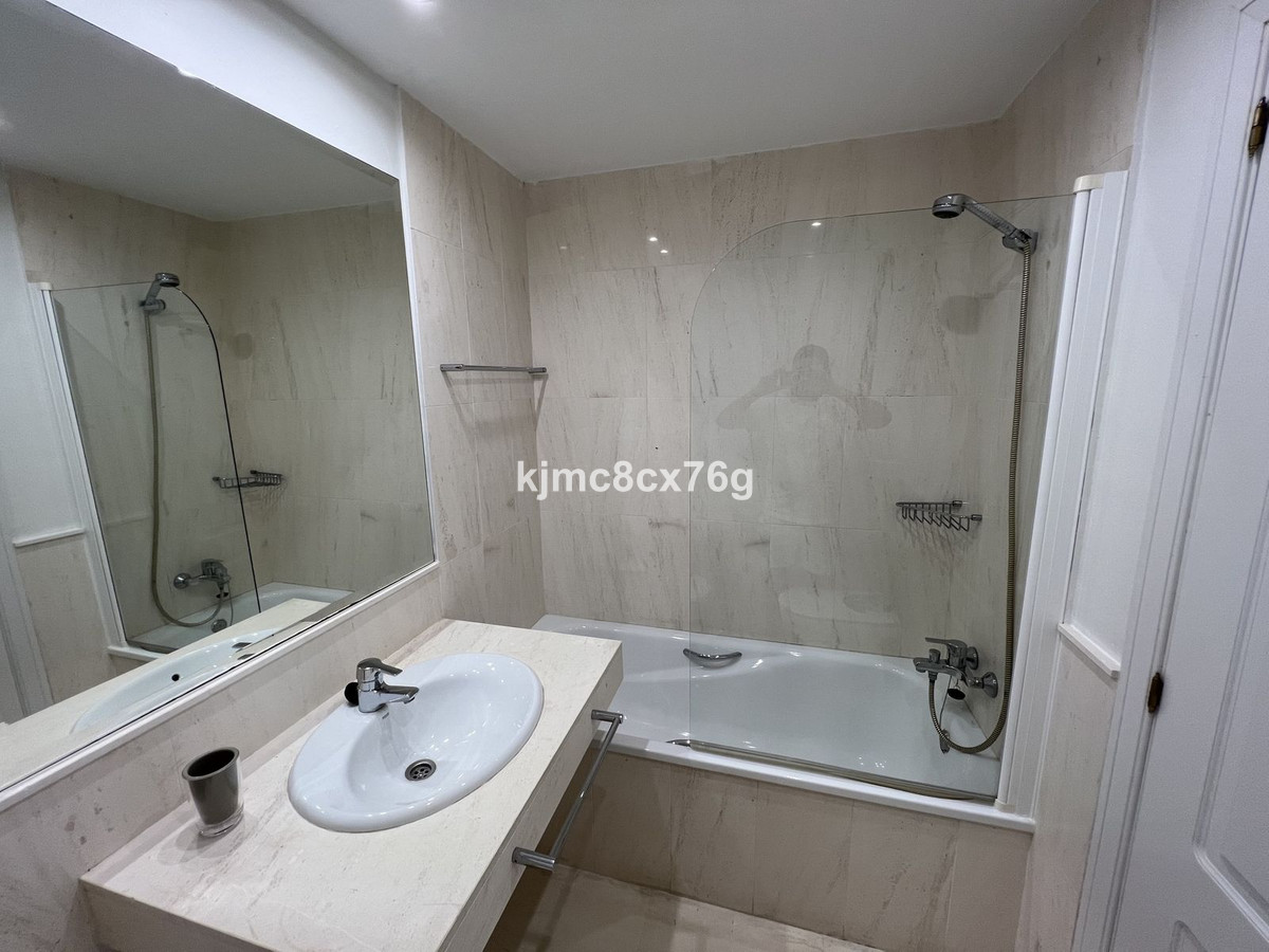 2 Bed Apartment for sale in Calahonda Costa Del Sol, Málaga, Spain