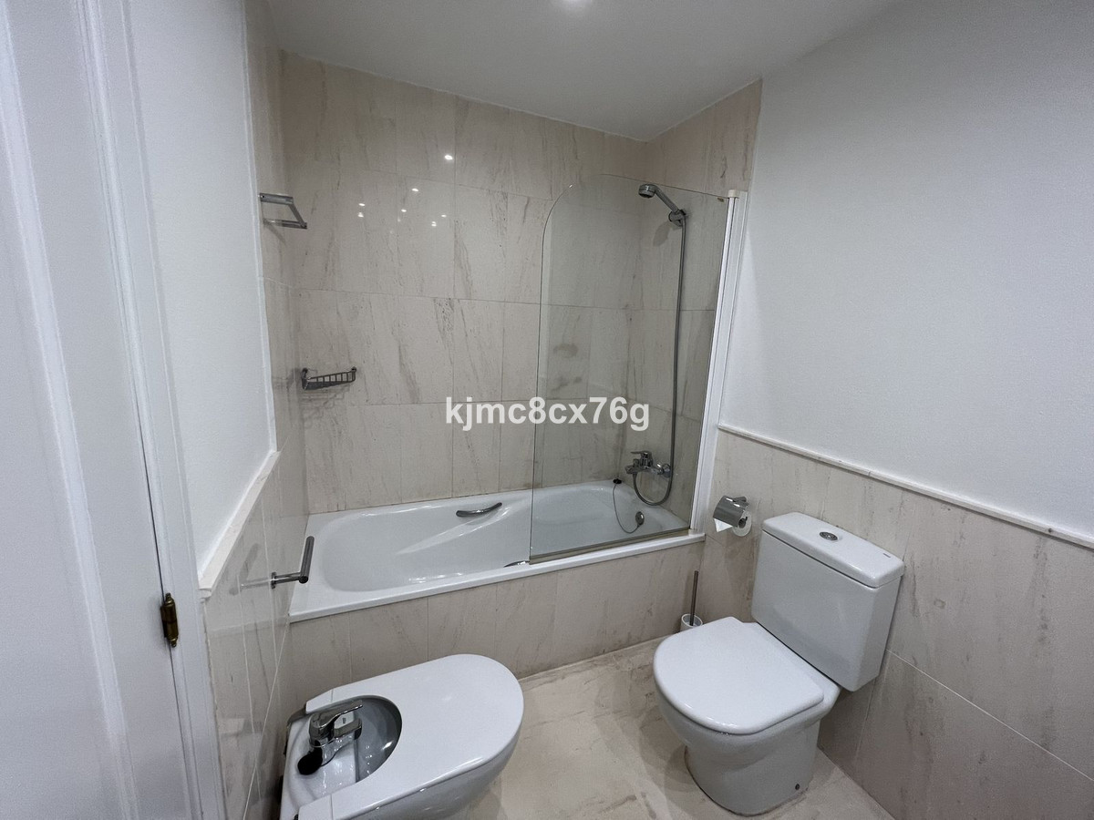 2 Bed Apartment for sale in Calahonda Costa Del Sol, Málaga, Spain