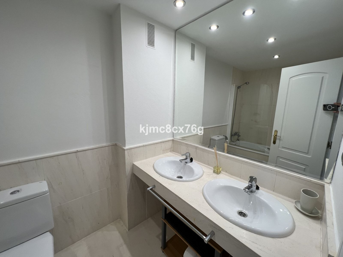2 Bed Apartment for sale in Calahonda Costa Del Sol, Málaga, Spain