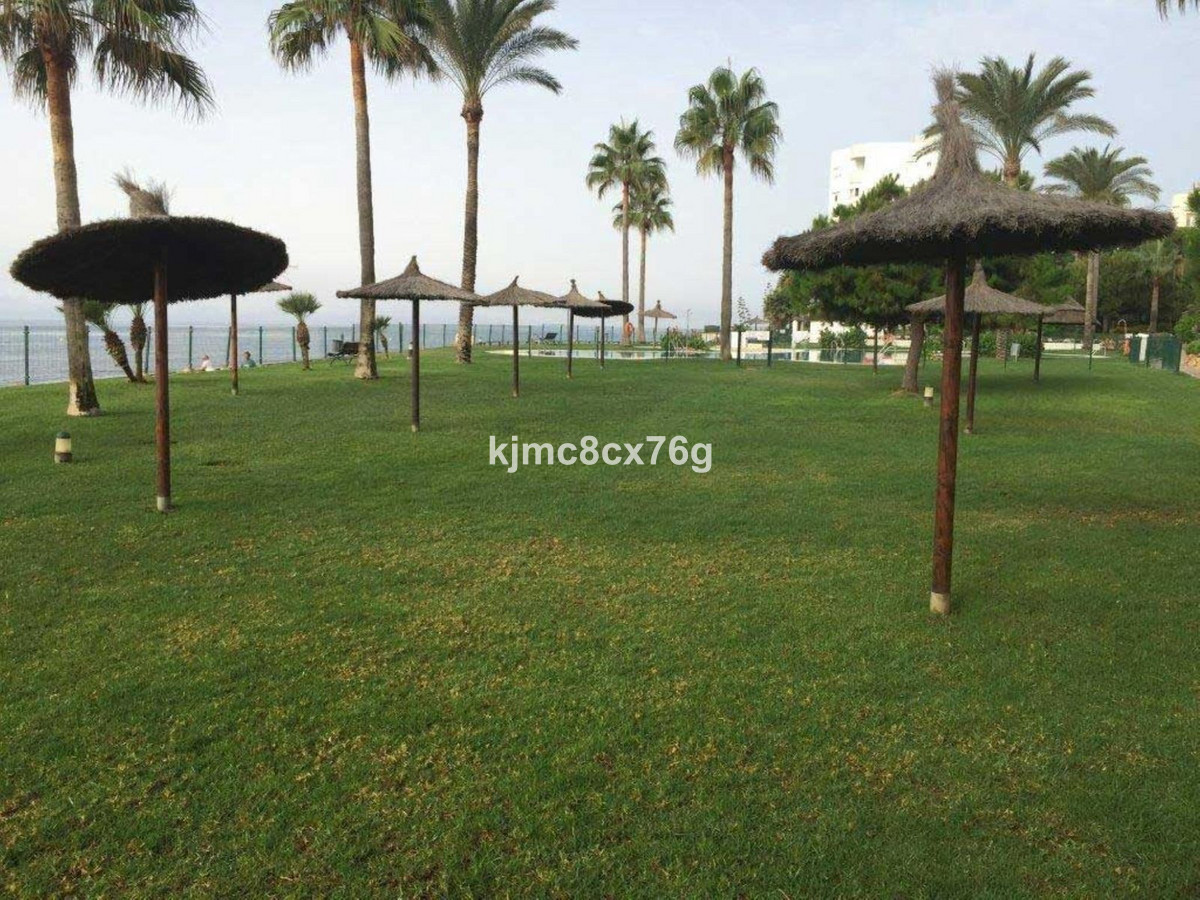 2 Bed Apartment for sale in Calahonda Costa Del Sol, Málaga, Spain