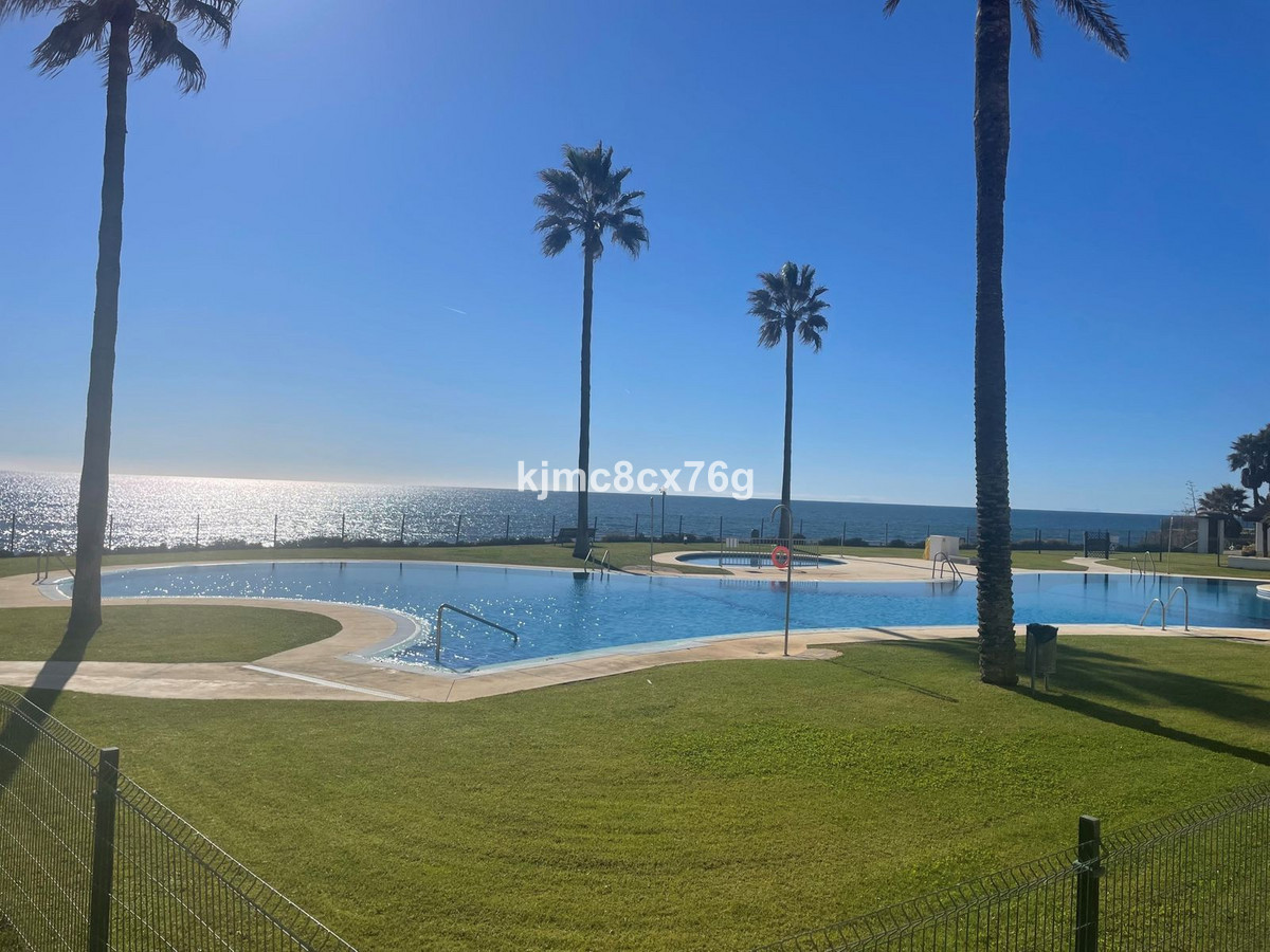 2 Bed Apartment for sale in Calahonda Costa Del Sol, Málaga, Spain