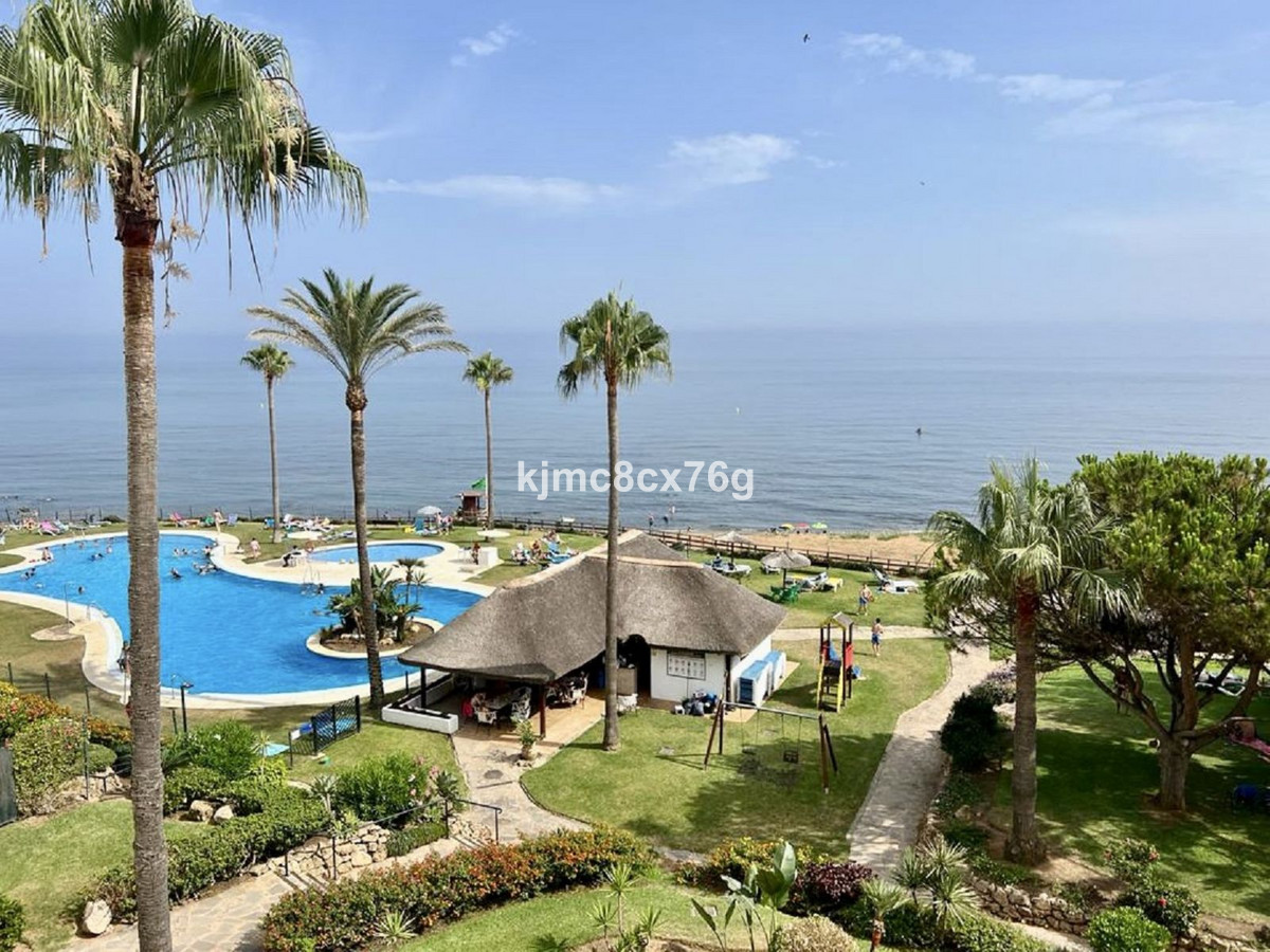 2 Bed Apartment for sale in Calahonda Costa Del Sol, Málaga, Spain