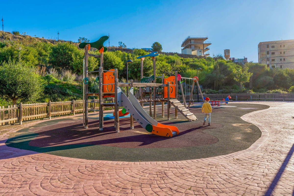 Se vende Apartamento Planta Media de 2 dormitorios en Costa Del Sol, Málaga, España