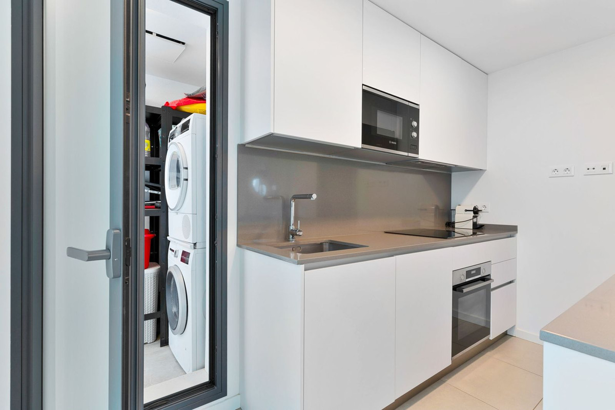 Se vende Apartamento Planta Media de 2 dormitorios en Costa Del Sol, Málaga, España