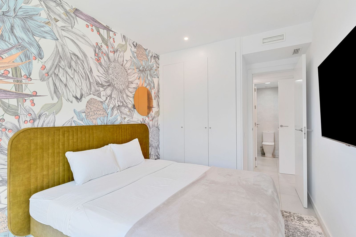 Se vende Apartamento Planta Media de 2 dormitorios en Costa Del Sol, Málaga, España