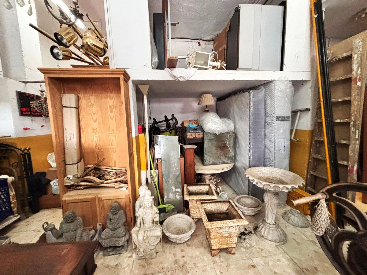 Se vende Local comercial de 4 dormitorios en Costa Del Sol, Málaga, España