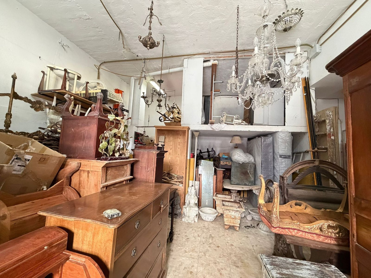 Se vende Local comercial de 4 dormitorios en Costa Del Sol, Málaga, España