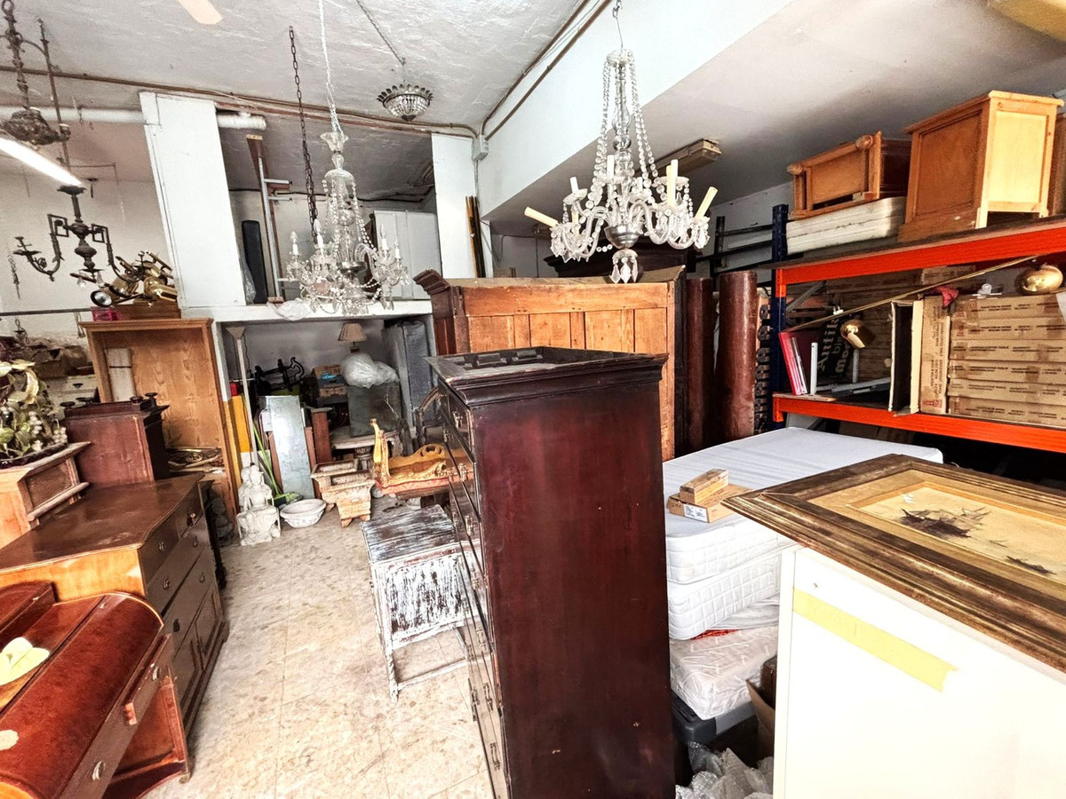 Se vende Local comercial de 4 dormitorios en Costa Del Sol, Málaga, España