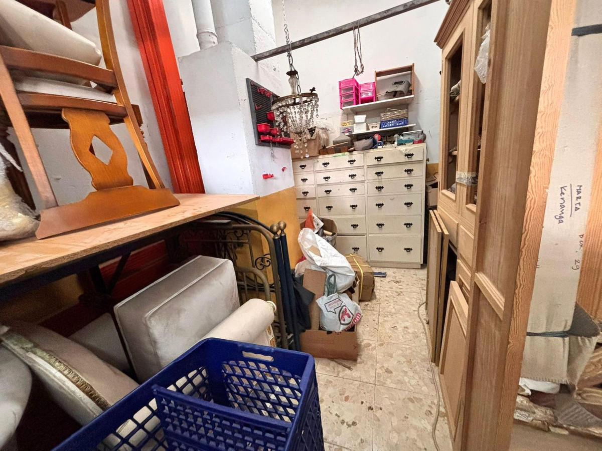 Se vende Local comercial de 4 dormitorios en Costa Del Sol, Málaga, España