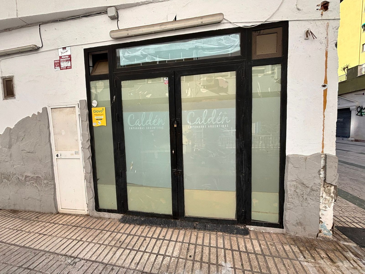 Se vende Local comercial de 4 dormitorios en Costa Del Sol, Málaga, España